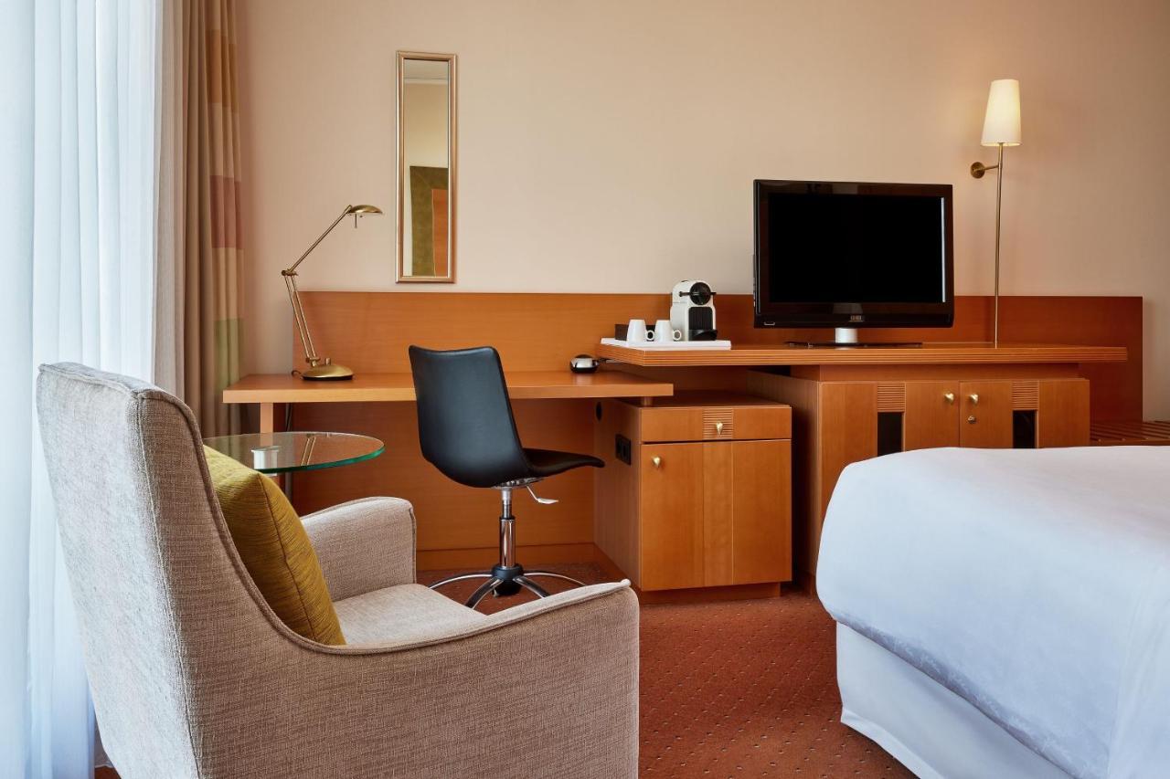 Sheraton Duesseldorf Airport Hotel Zewnętrze zdjęcie